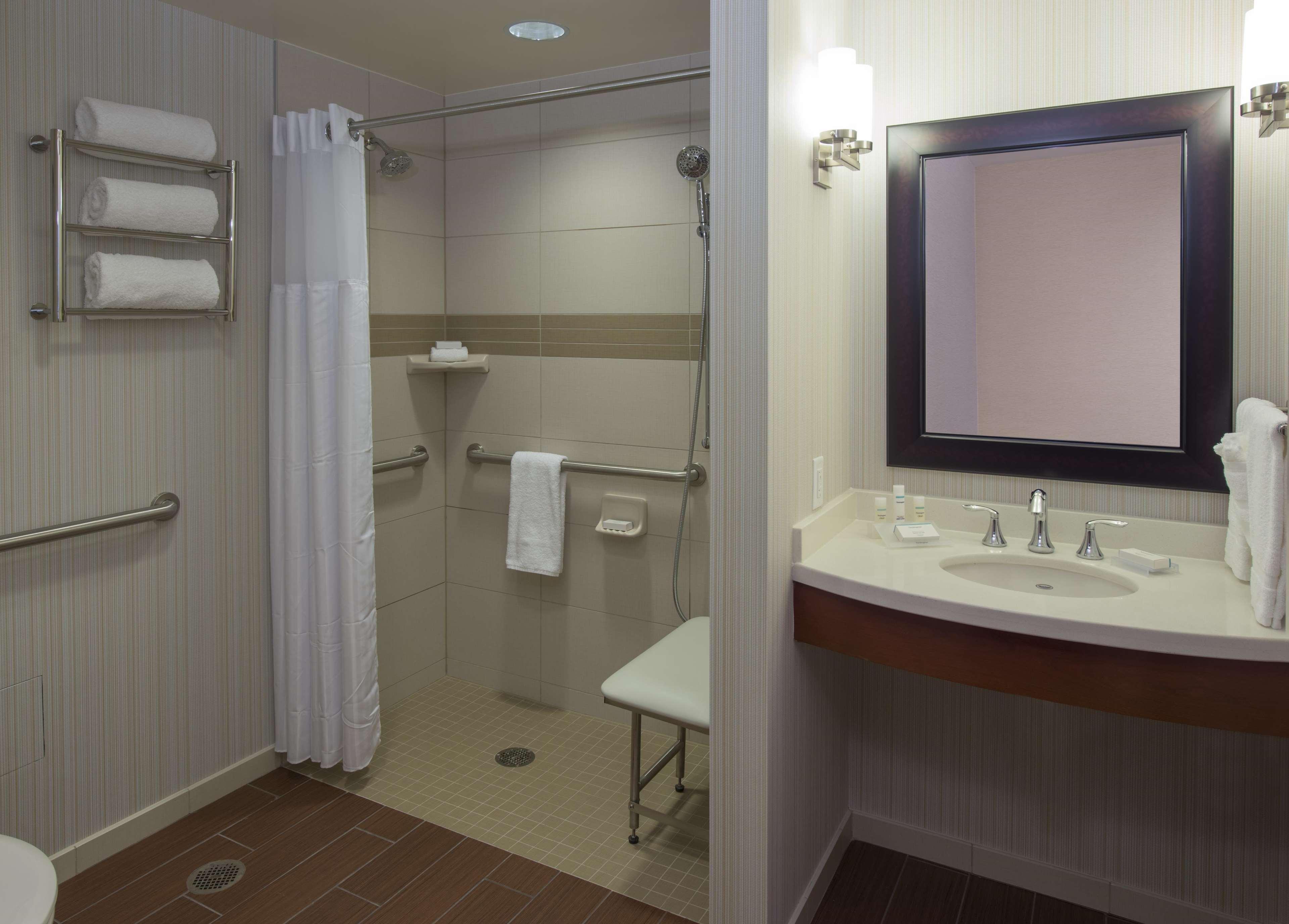 Hilton Garden Inn Alexandria Old Town National Harbor Dış mekan fotoğraf