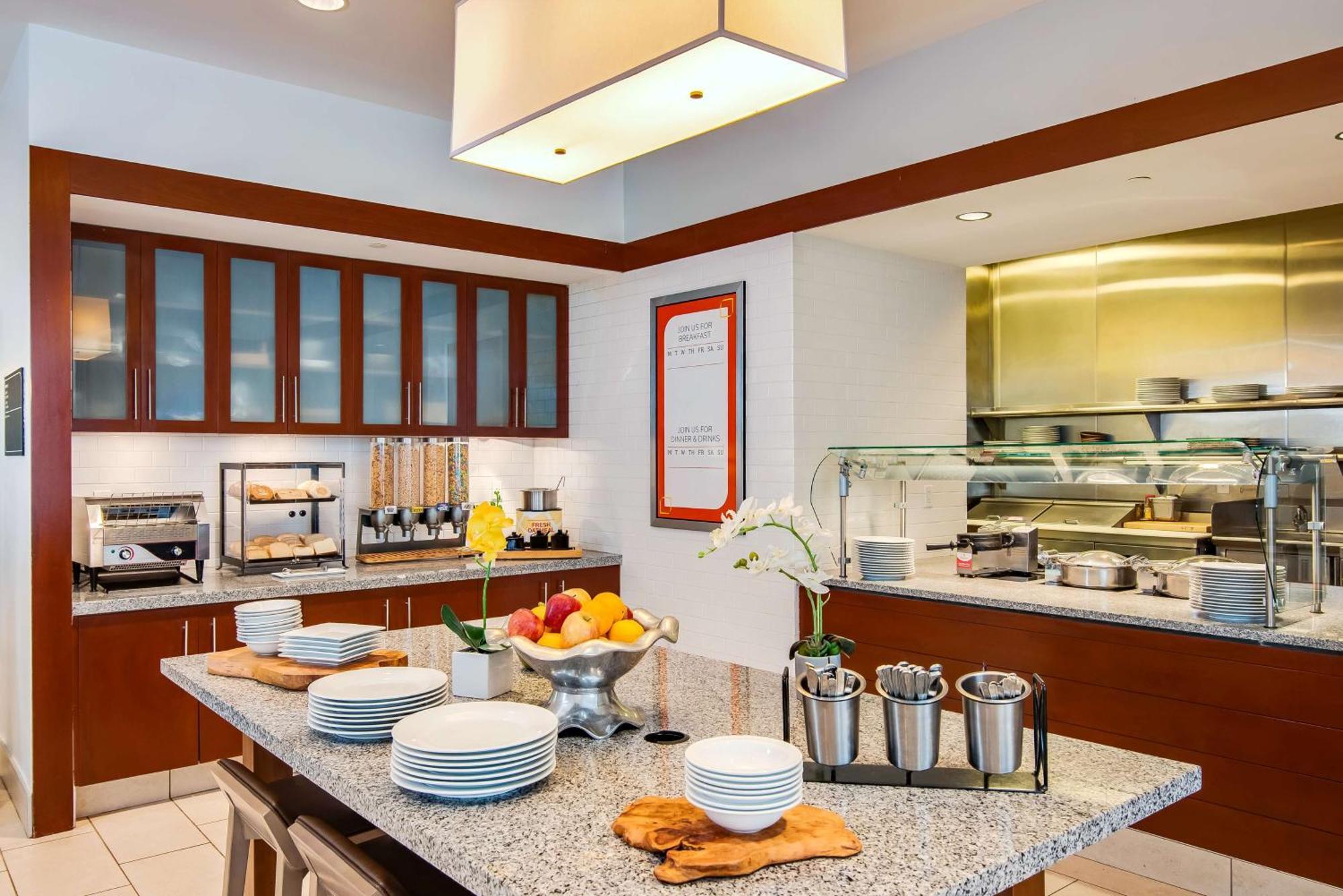Hilton Garden Inn Alexandria Old Town National Harbor Dış mekan fotoğraf