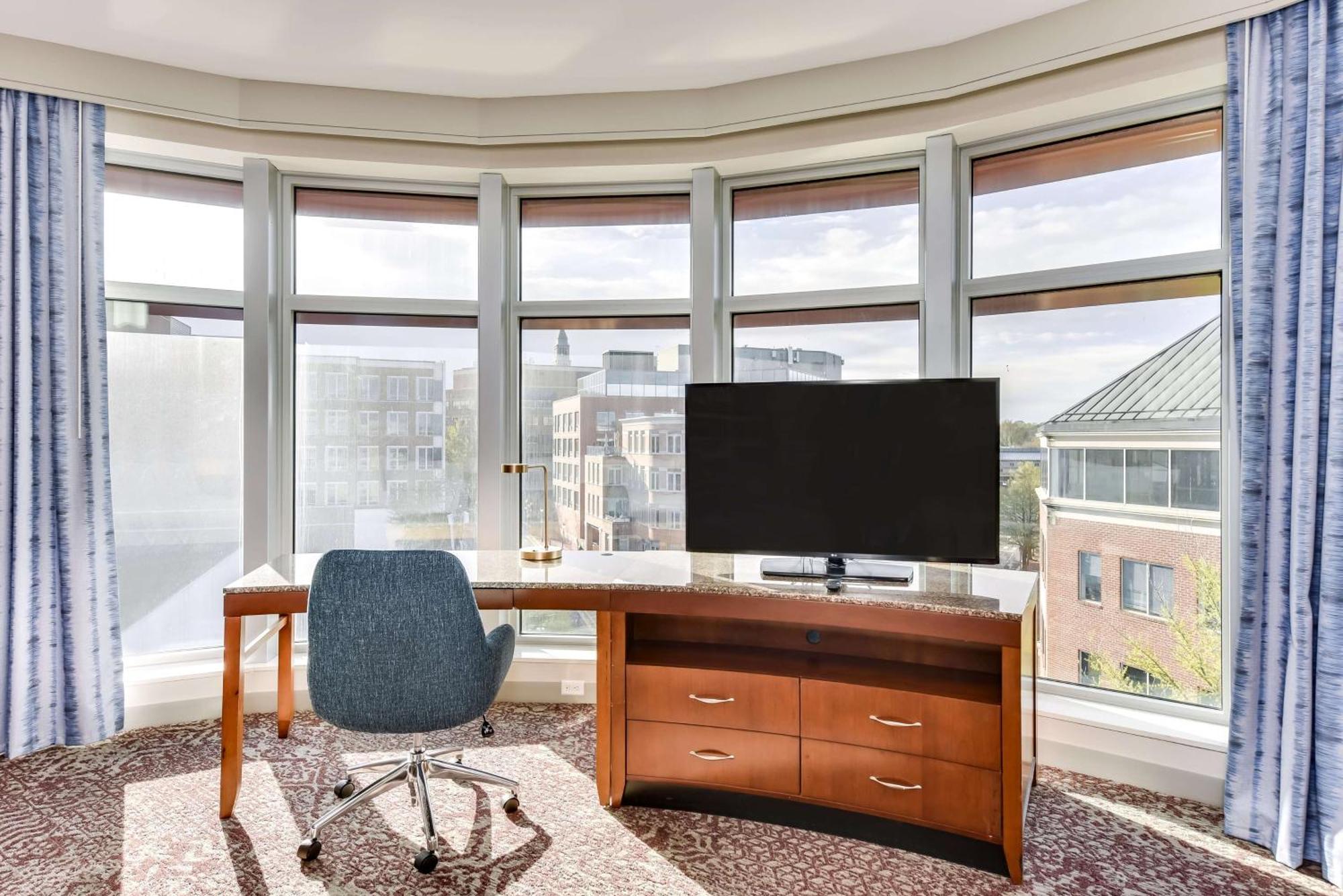 Hilton Garden Inn Alexandria Old Town National Harbor Dış mekan fotoğraf